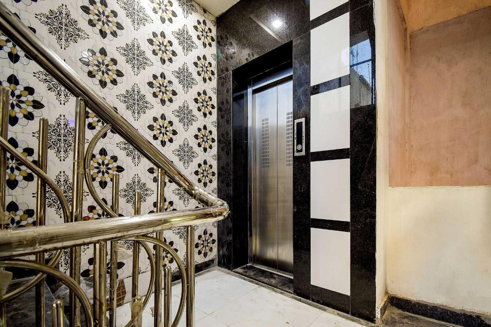 Oyo Flagship Mariyam Service Apartments Нагпур Екстериор снимка